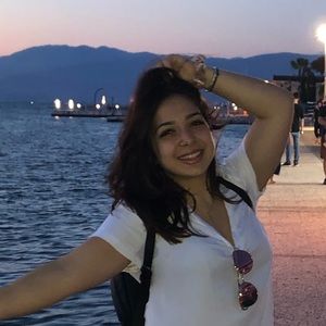 Meet your Posher, Eleni